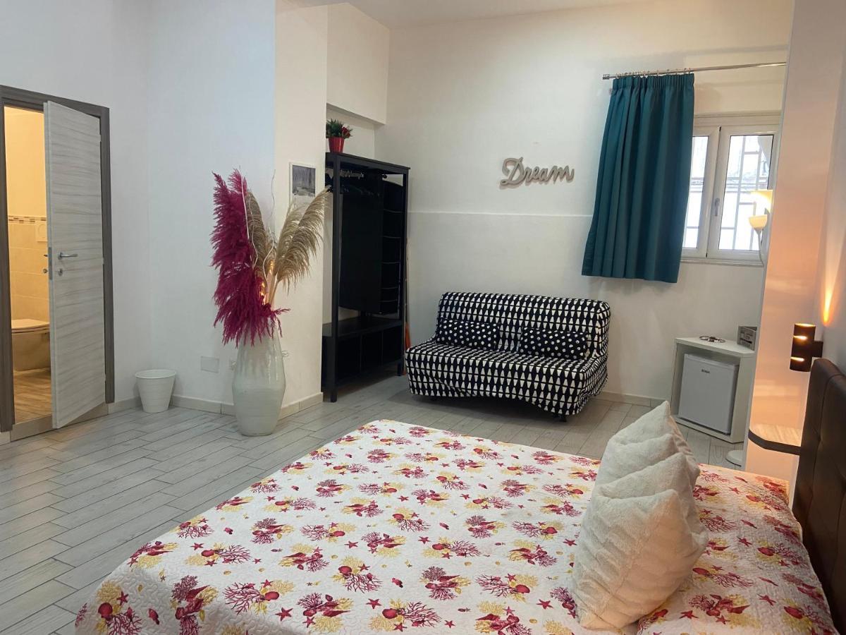 Dora'S House Otel Napoli Dış mekan fotoğraf