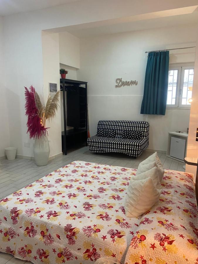 Dora'S House Otel Napoli Dış mekan fotoğraf